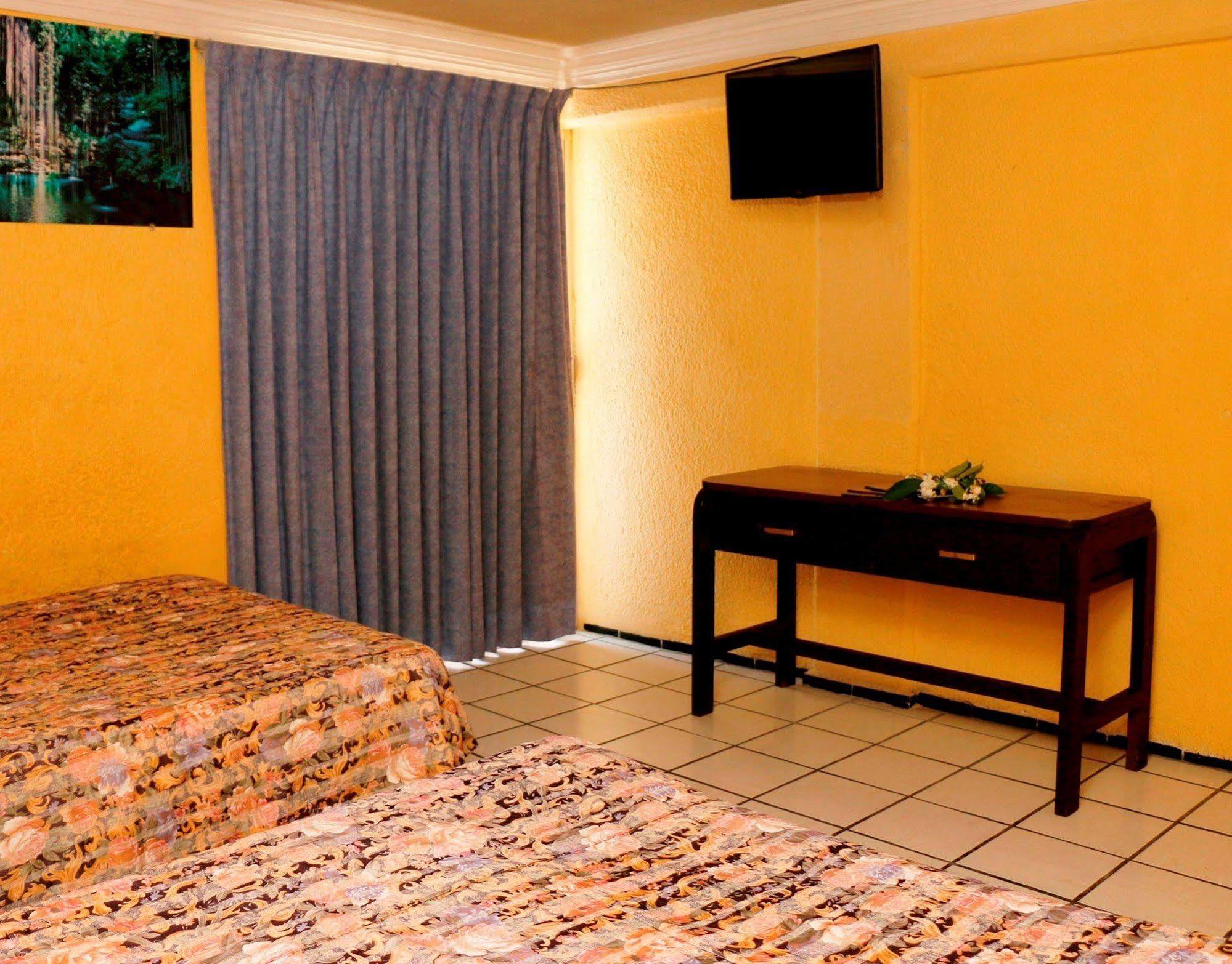 Hotel Suites Elia Noemi Мерида Экстерьер фото